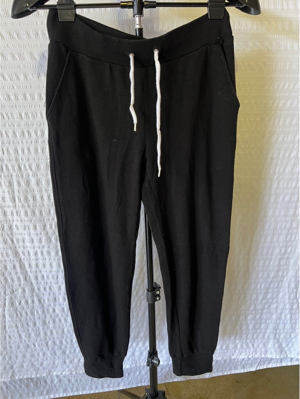 MONROW Black Jogger Sweatpants Size M Soft Stretch Drawstring Lounge Pants